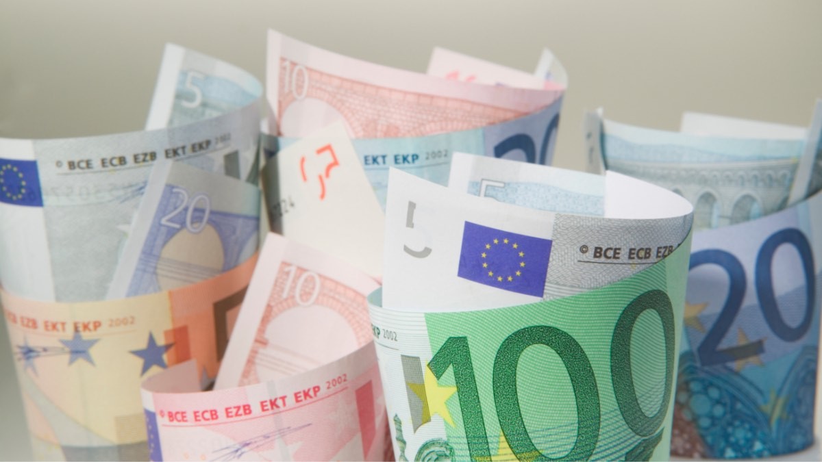 La Seguridad Social avisa de la ayuda de 230 euros que puedes pedir por tener dos hijos menores