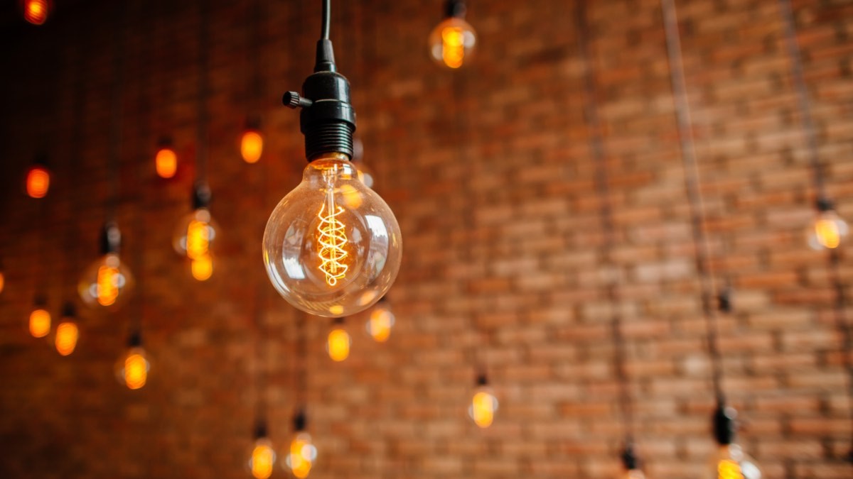 Precio de la luz domingo, 12 de febrero de 2023 bombillas decorativas