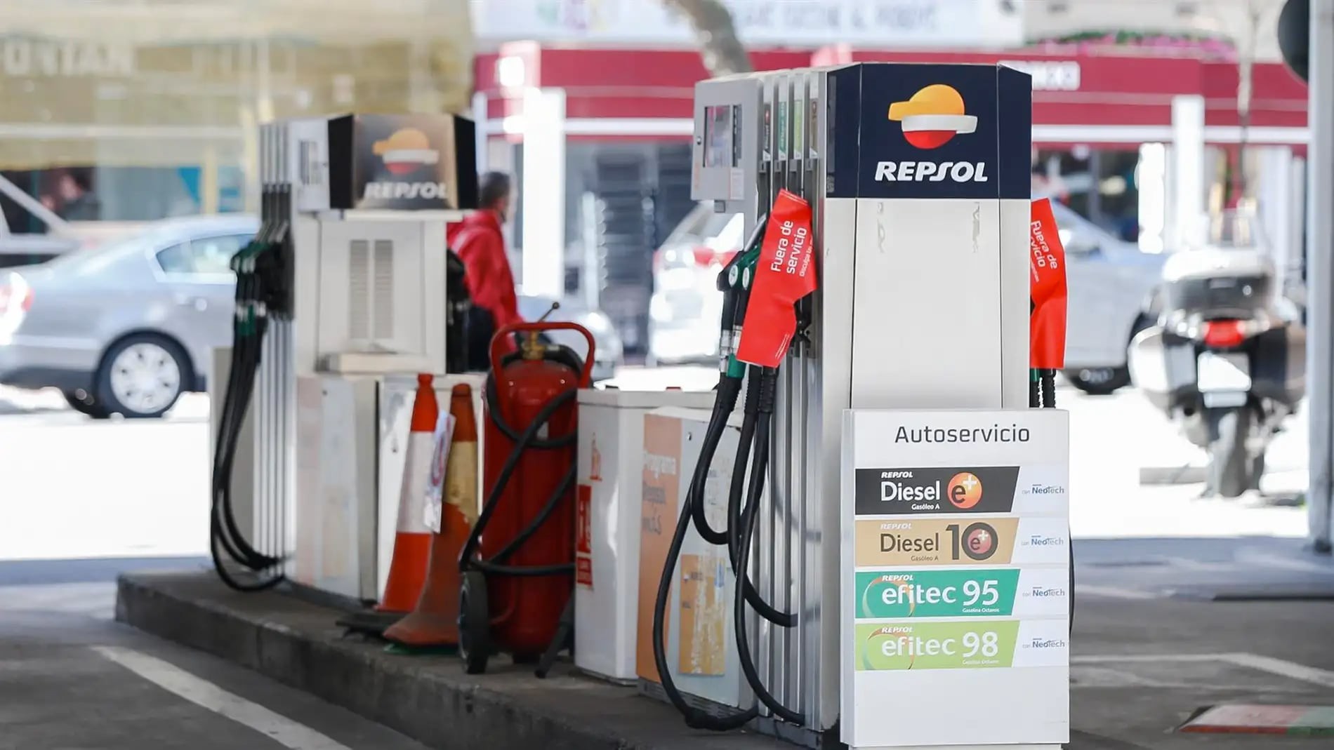 Surtidor gasolinera Repsol | EFE Surtidor gasolinera Repsol