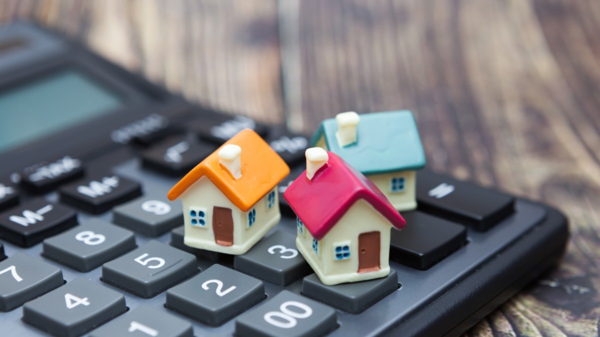 ¿Es buena idea invertir mis ahorros en la compra de una vivienda?