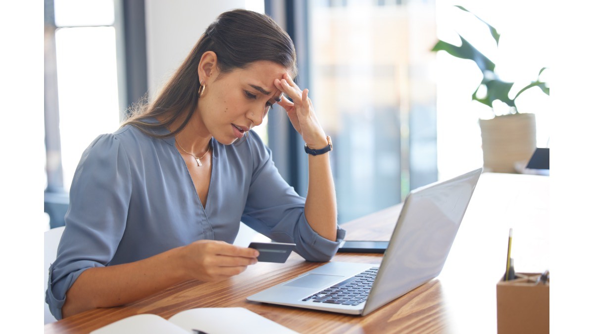 Mujer víctima de estafa La última estafa de 1.050 euros que se hace pasar por tu banco
