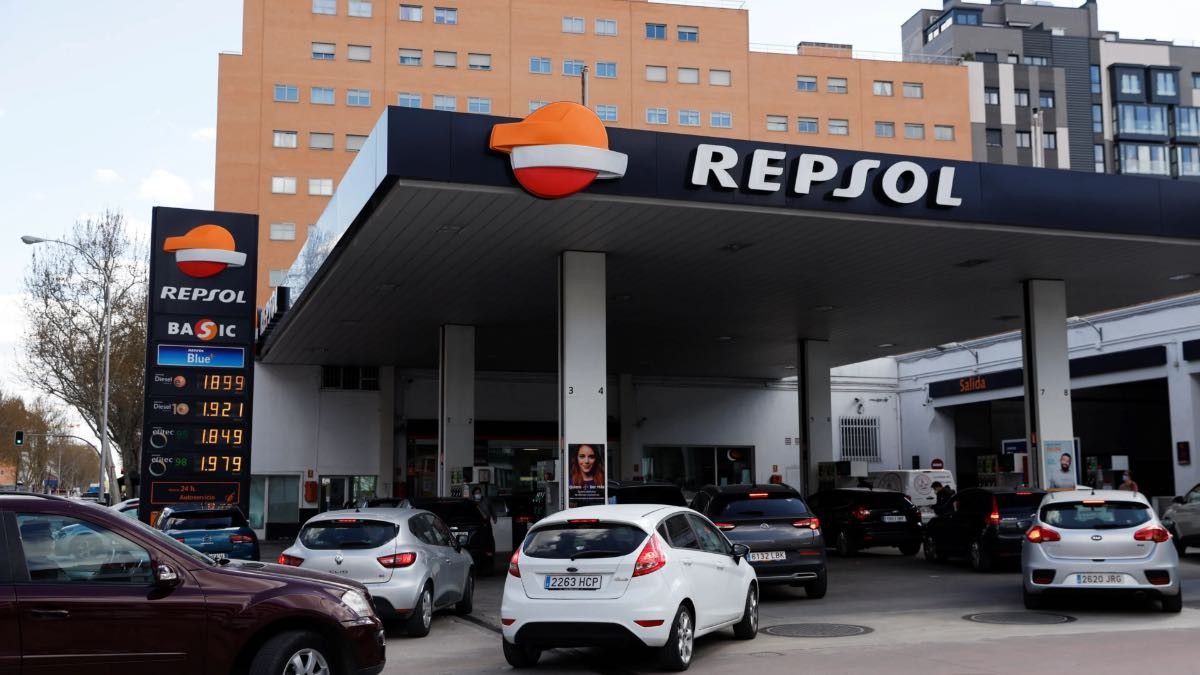 Gasolinera Repsol. Repsol regala hasta 300 euros para ahorrar en gasolina