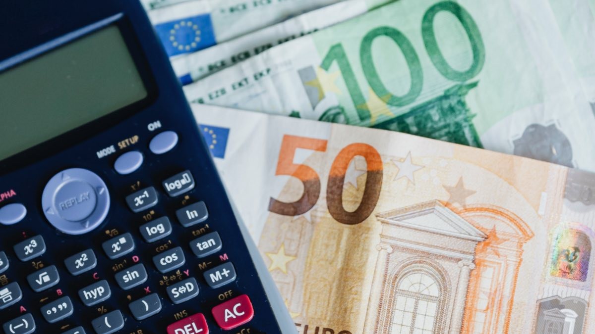 Las familias numerosas pueden acceder a una deducción en Hacienda que le duplica la cuantía de la ayuda en estos casos