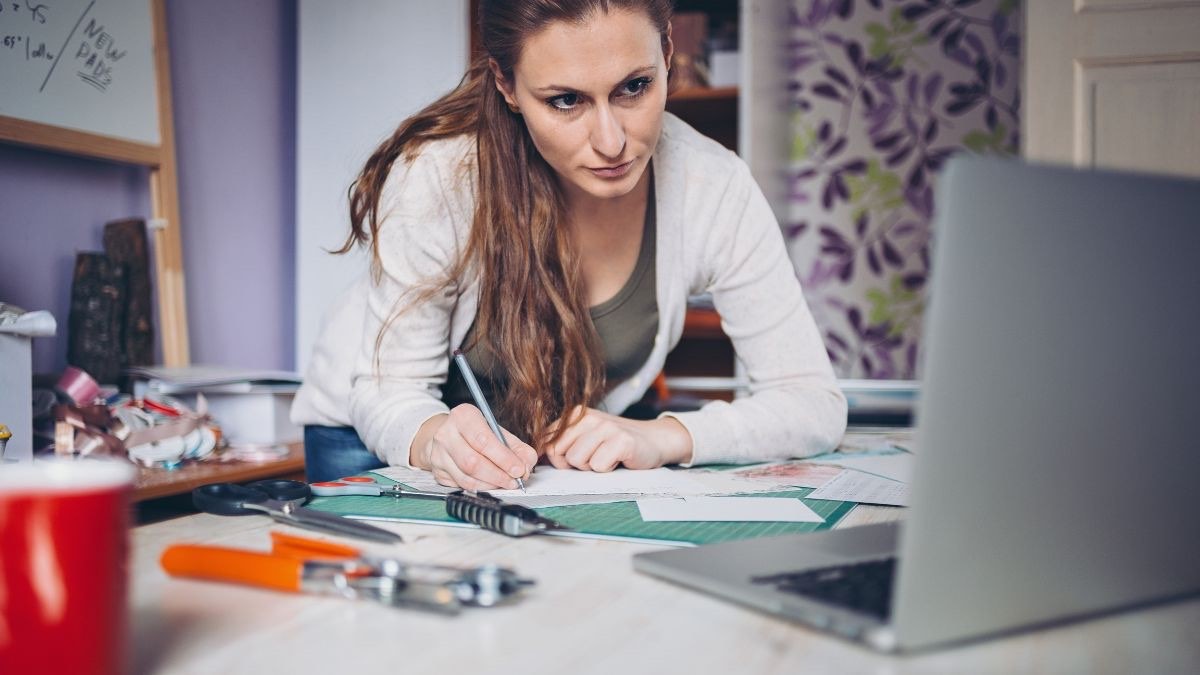 Nueva linea de ayudas a los autónomos que emprendan en esta comunidad autónoma billetes euros