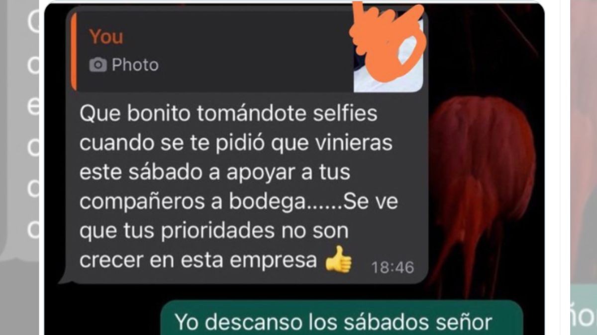 Le echa en cara que esté disfrutando de su día libre en lugar de ir a trabajar sin cobrar. Captura de pantalla del jefe a su empleado