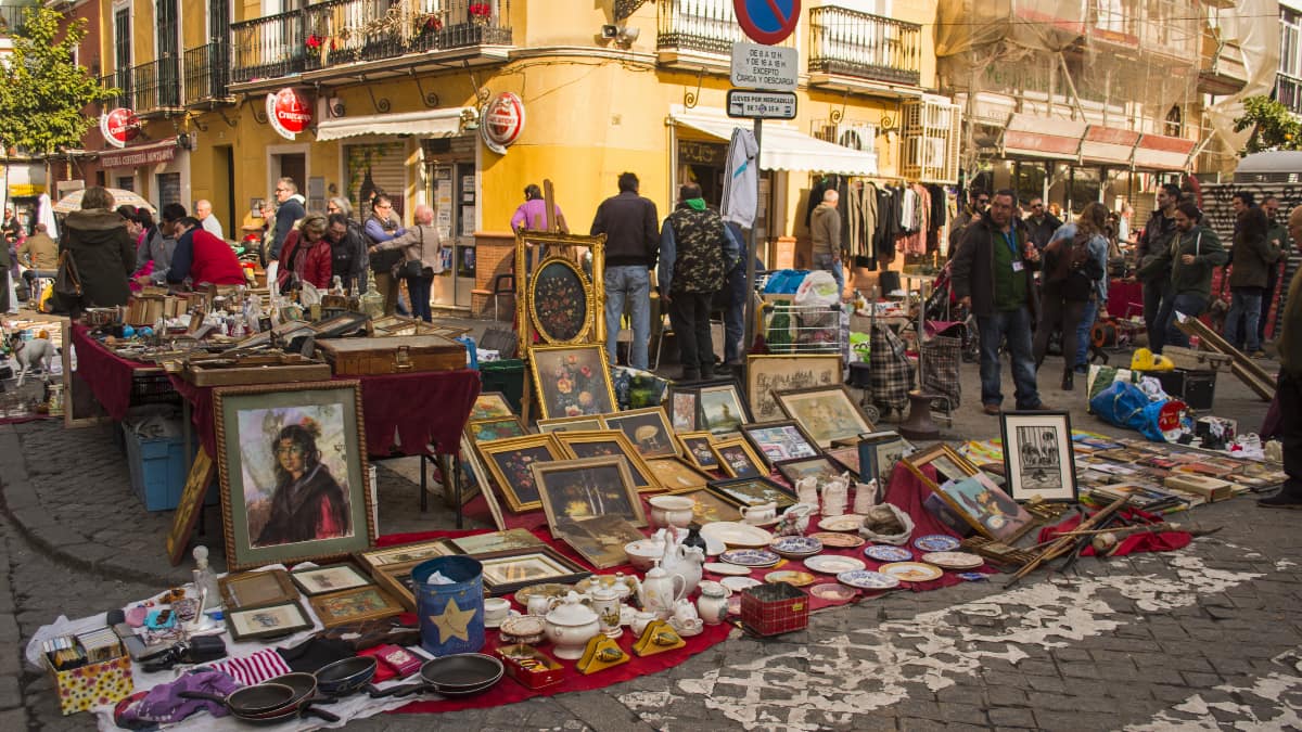 Mercadillo de antigüedades en Sevilla