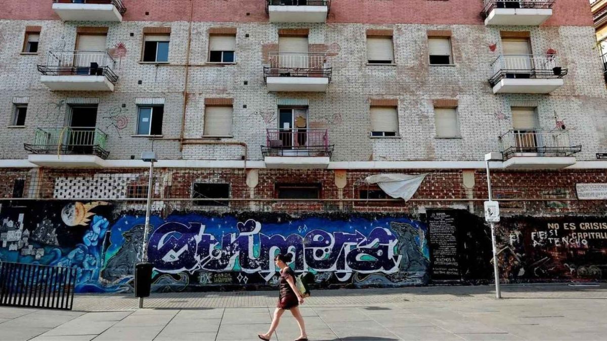 Fachada de un bloque de pisos