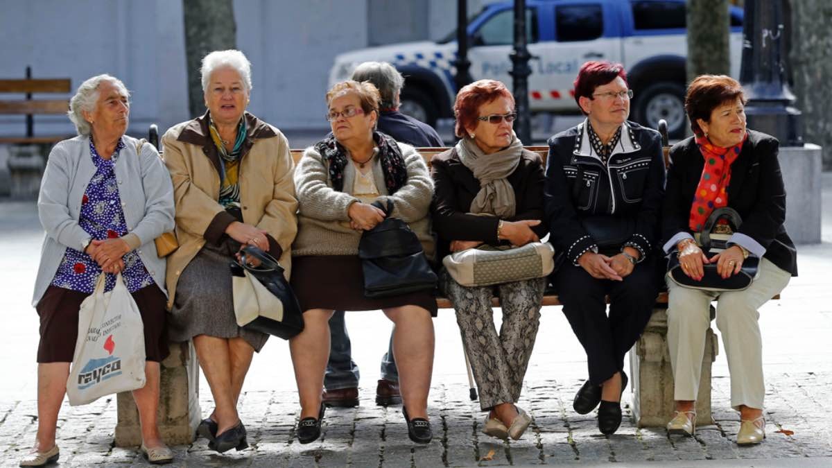 ¿Qué hacer si tengo 60 años y quiero pedir una pensión de jubilación mujeres mayores jubiladas