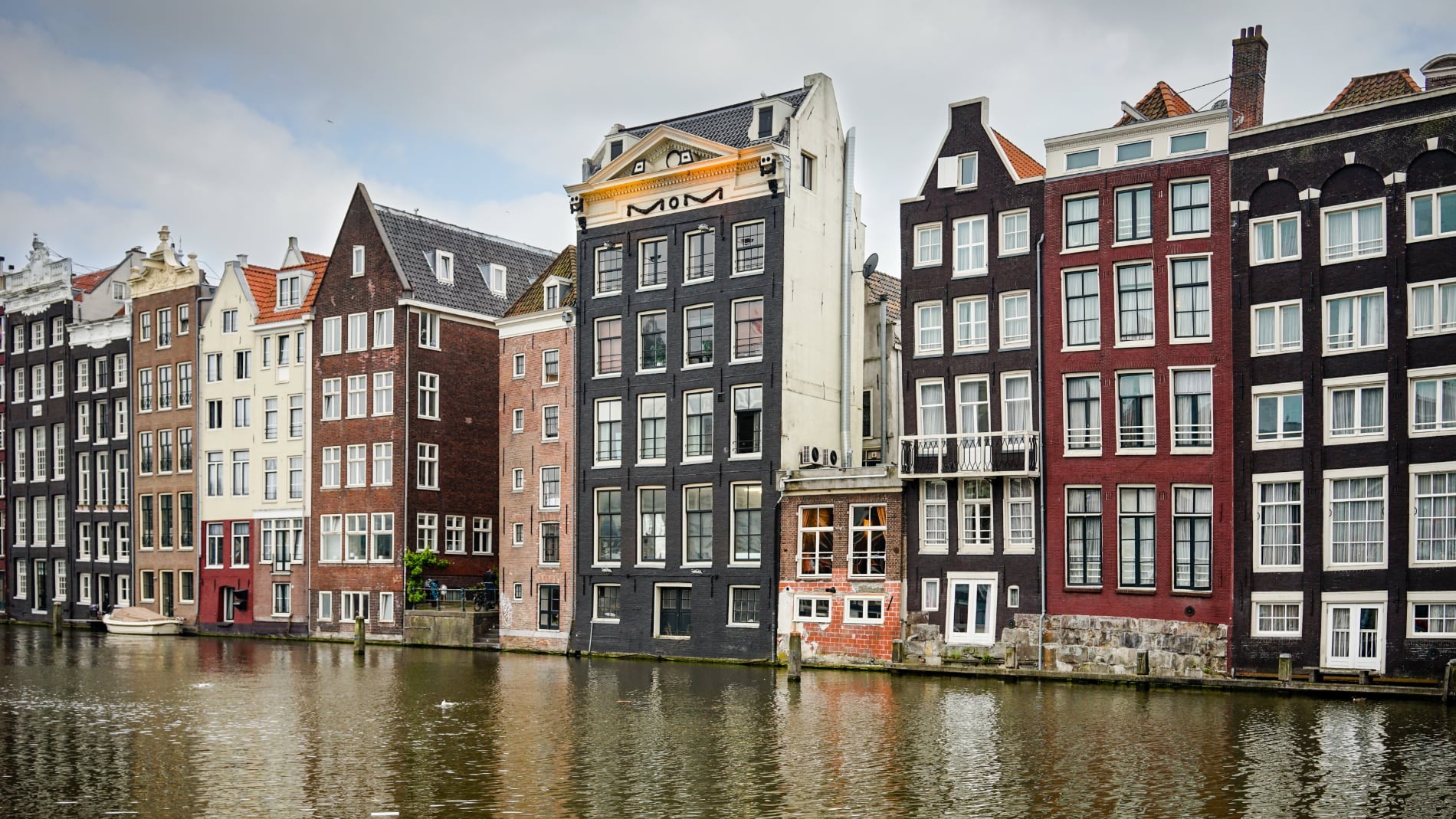 Holanda, el país más legal de europa busca españoles para trabajar por altos sueldos. Amsterdam