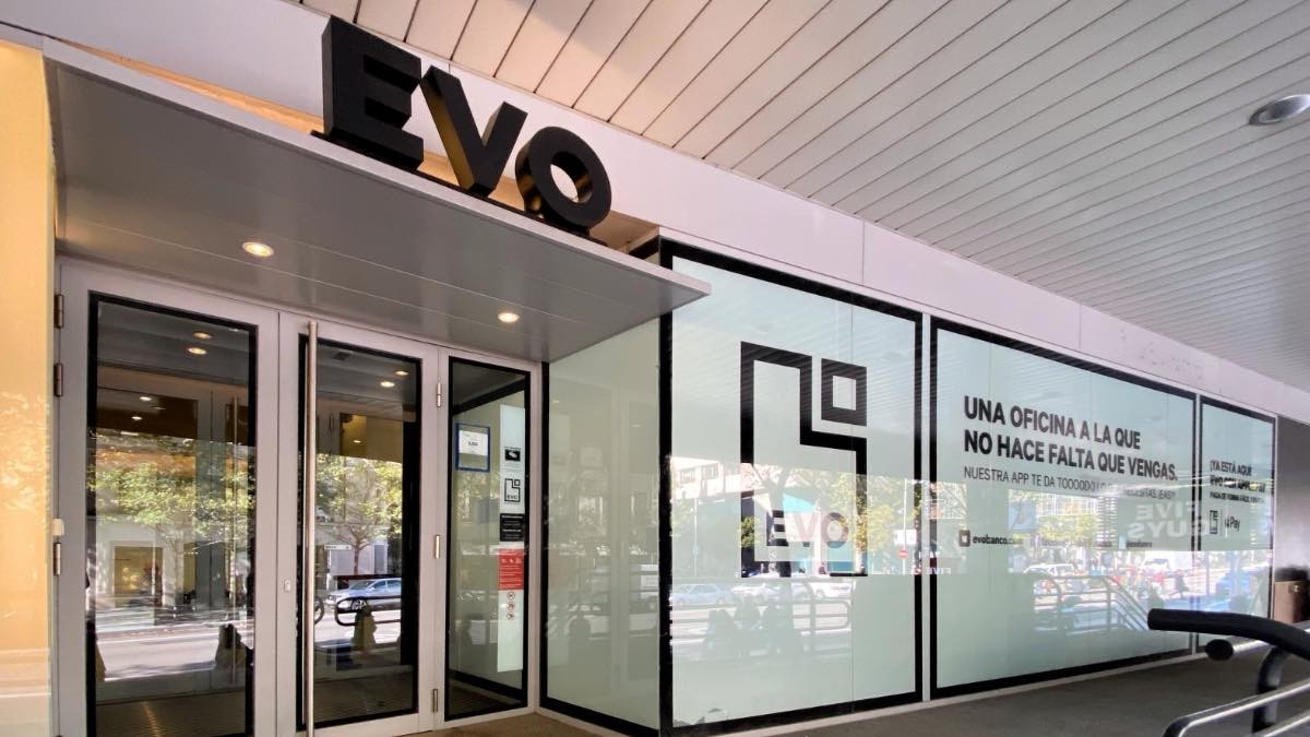 Evo Banco de Bankinter se supera y lanza un nuevo depósito para ahorrar más dinero Oficina de EVO Bank