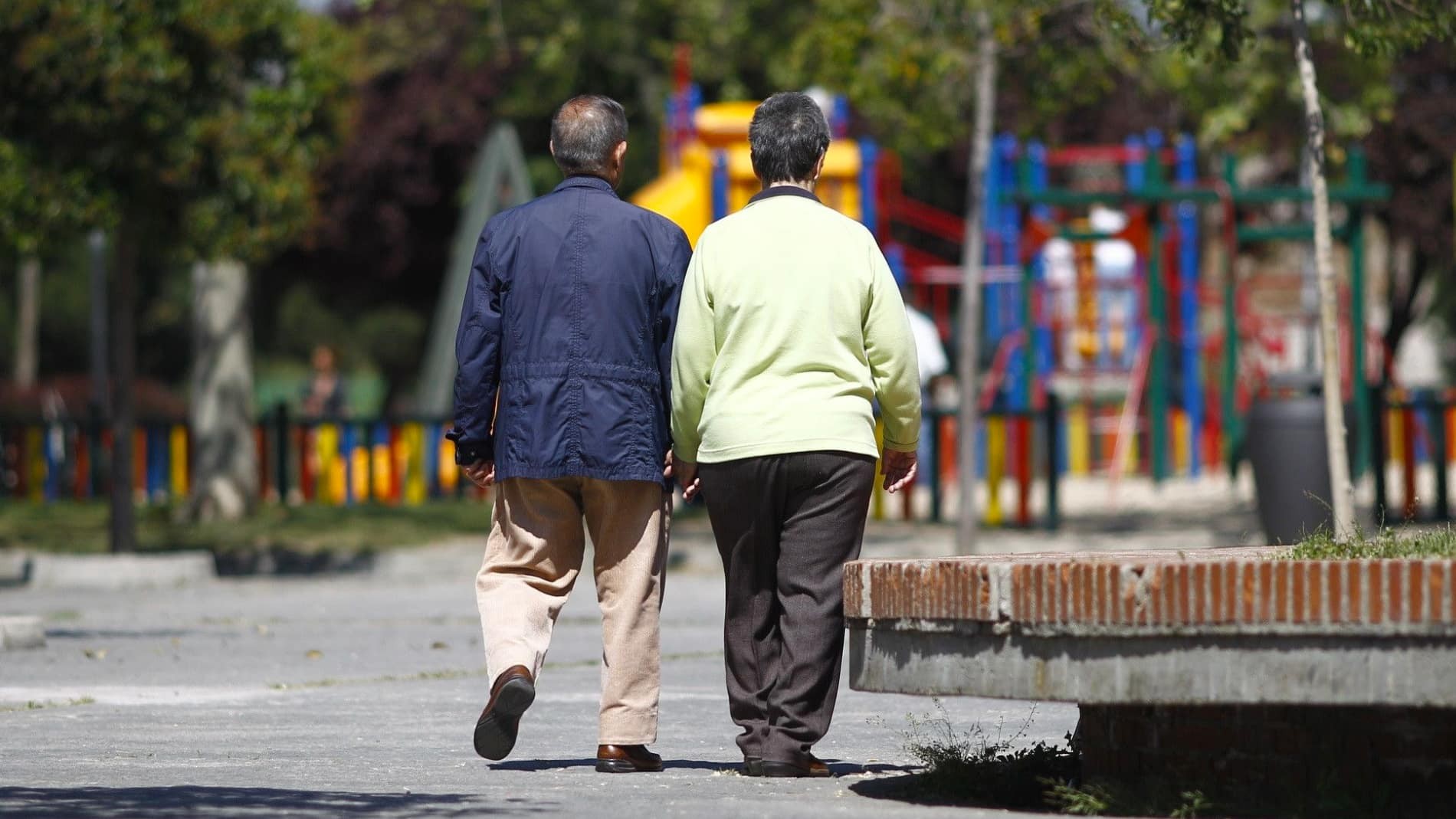 pensionistas andando