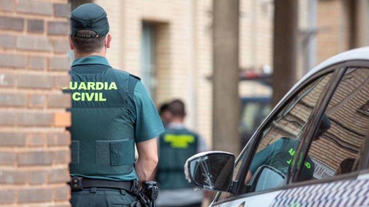 Tres agentes de la Guardia Civil expedientados por manifestarse contra la amnistía Un agente de la Guardia civil