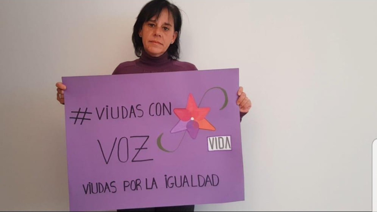 La incansable lucha de una vecina malagueña contra la Seguridad Social por conseguir una pensión de viudedad al ser pareja de hecho. Rosa María Fernández, viuda y beneficiaria de una incapacidad permanente por fibromialgia