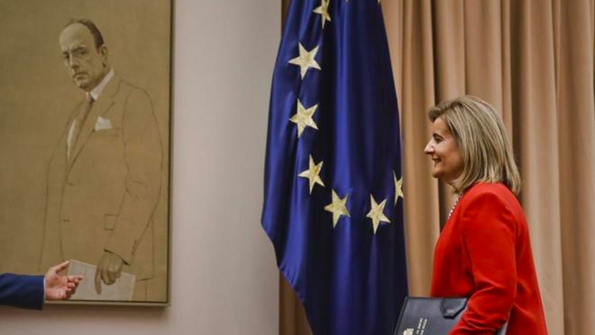 La ministra de Empleo, Fátima Báñez, durante una comparecencia en el Congreso