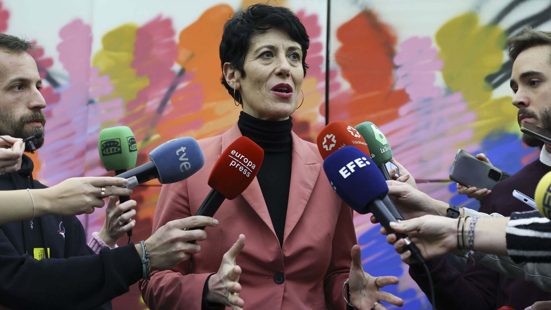 Casi 400.000 pensionistas cobrarán 3.175 euros al mes de pensión en 2024 La ministra de Seguridad Social, Elma Saiz, atiende a la prensa