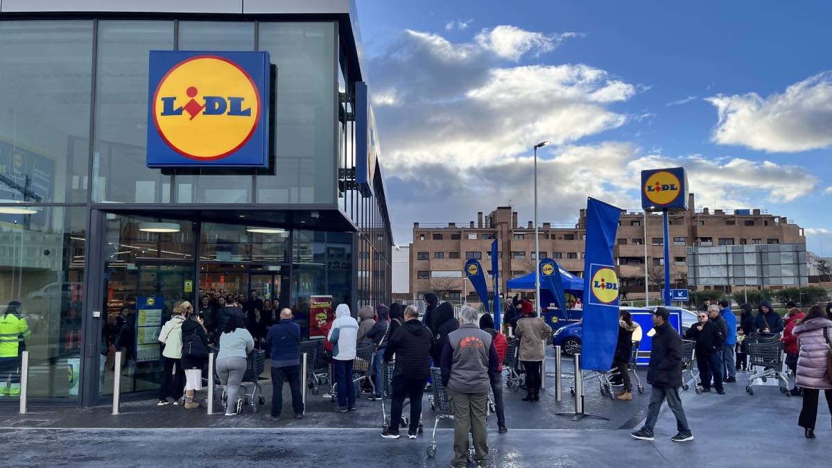 Lidl abre una nueva tienda en Madrid y crea 30 nuevos empleos. supermercado Lidl