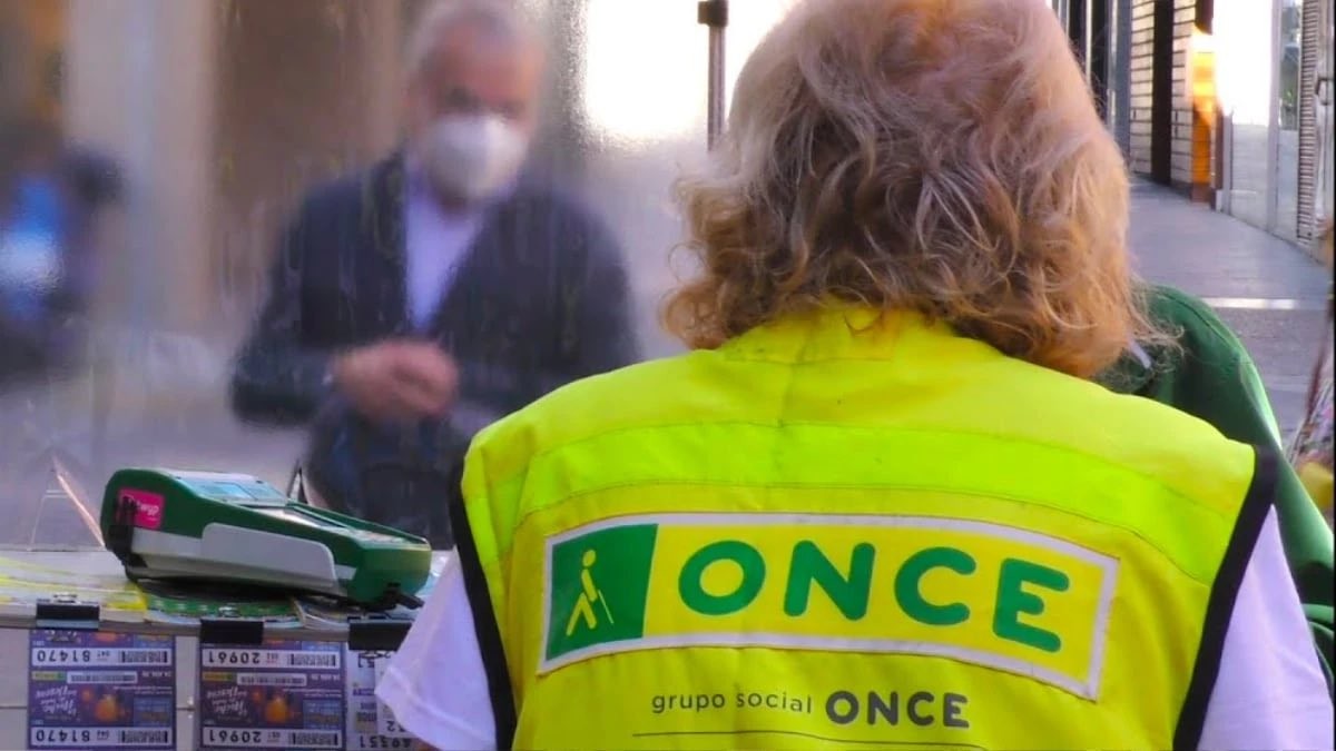 La ONCE necesita personal más allá de vendedores de lotería: sueldo de 1.870 euros sin experiencia