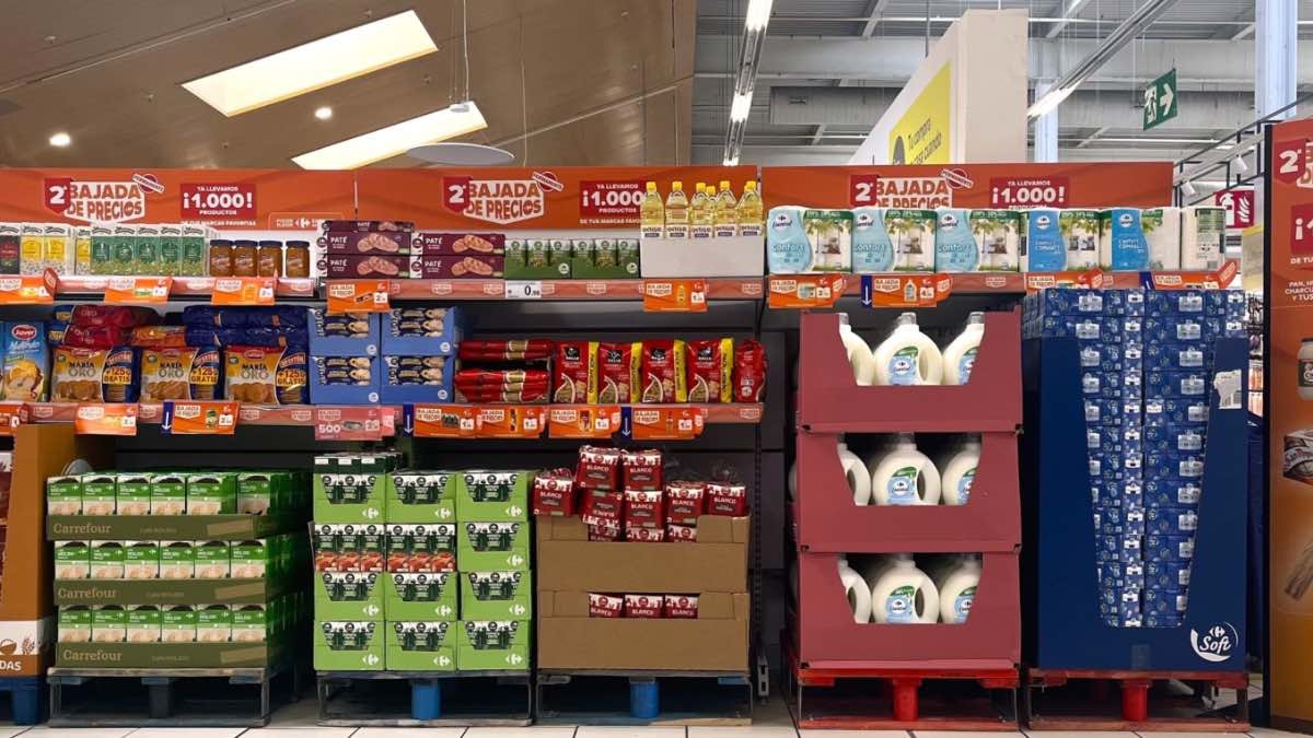 Carrefour pone a temblar a Mercadona y baja el precio de 1.000 productos para siempre