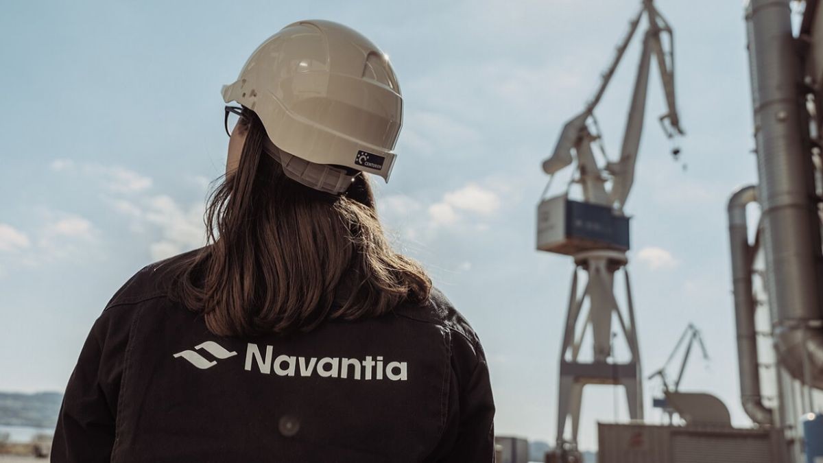 Una trabajadora de Navantia.