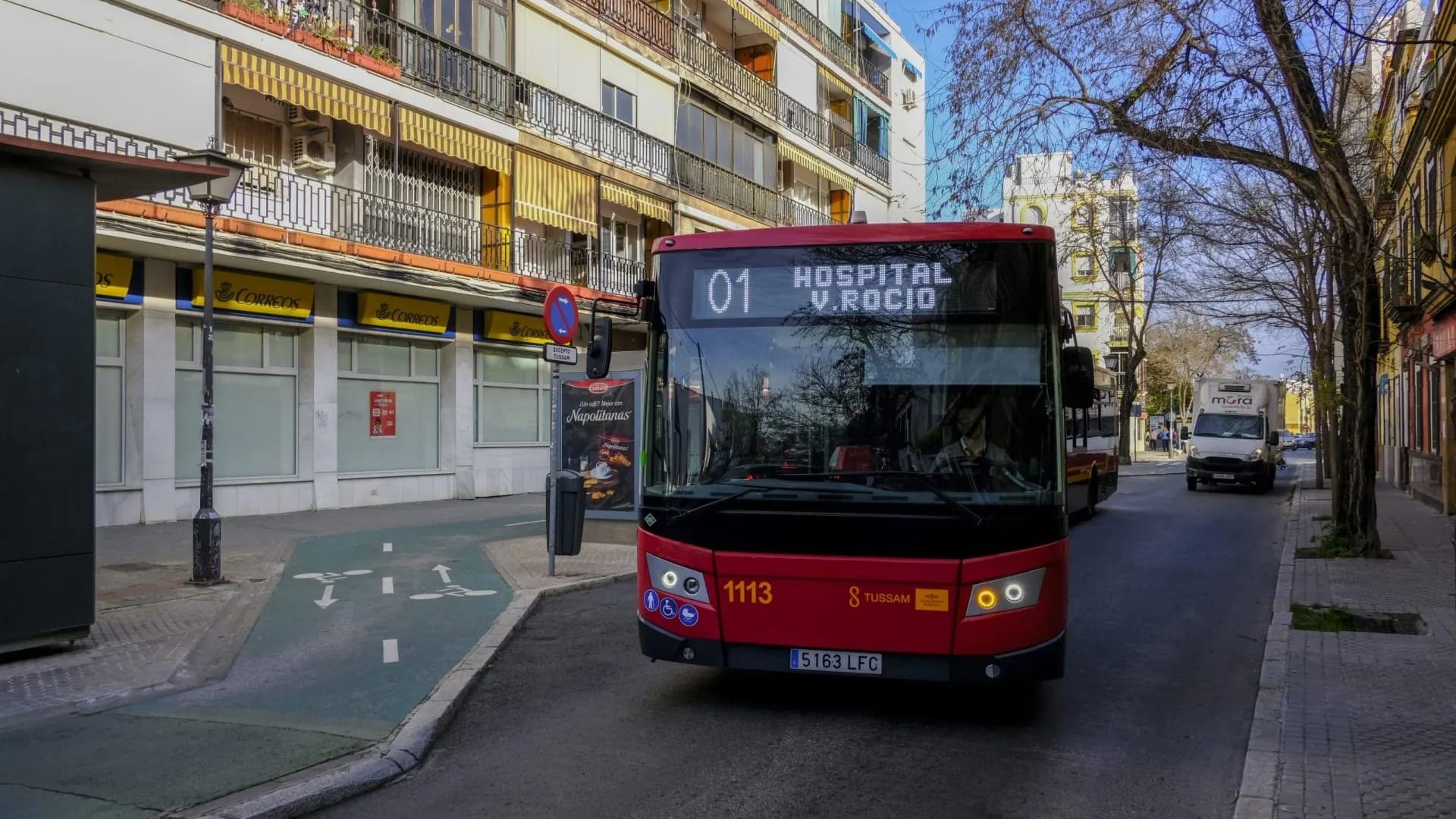Denegada la incapacidad permanente a un empleado de un hotel de Sevilla que fue atropellado al salir de su trabajo Fachada del Palacio de Justicia de Sevilla