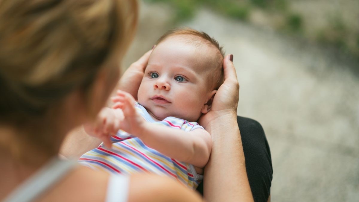 Madre soltera con su bebé