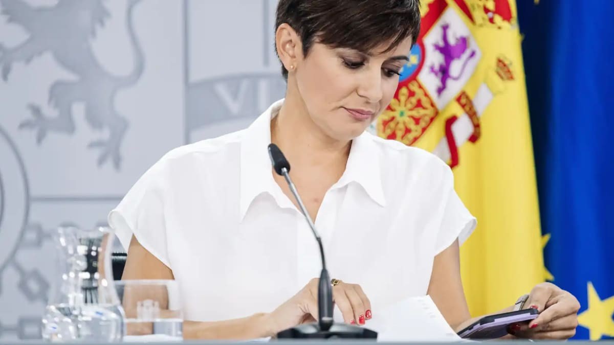 La ministra Portavoz y de Política Territorial en funciones, Isabel Rodríguez, durante una rueda de prensa en la Moncloa La ministra Portavoz y de Política Territorial en funciones, Isabel Rodríguez, durante una rueda de prensa en la Moncloa