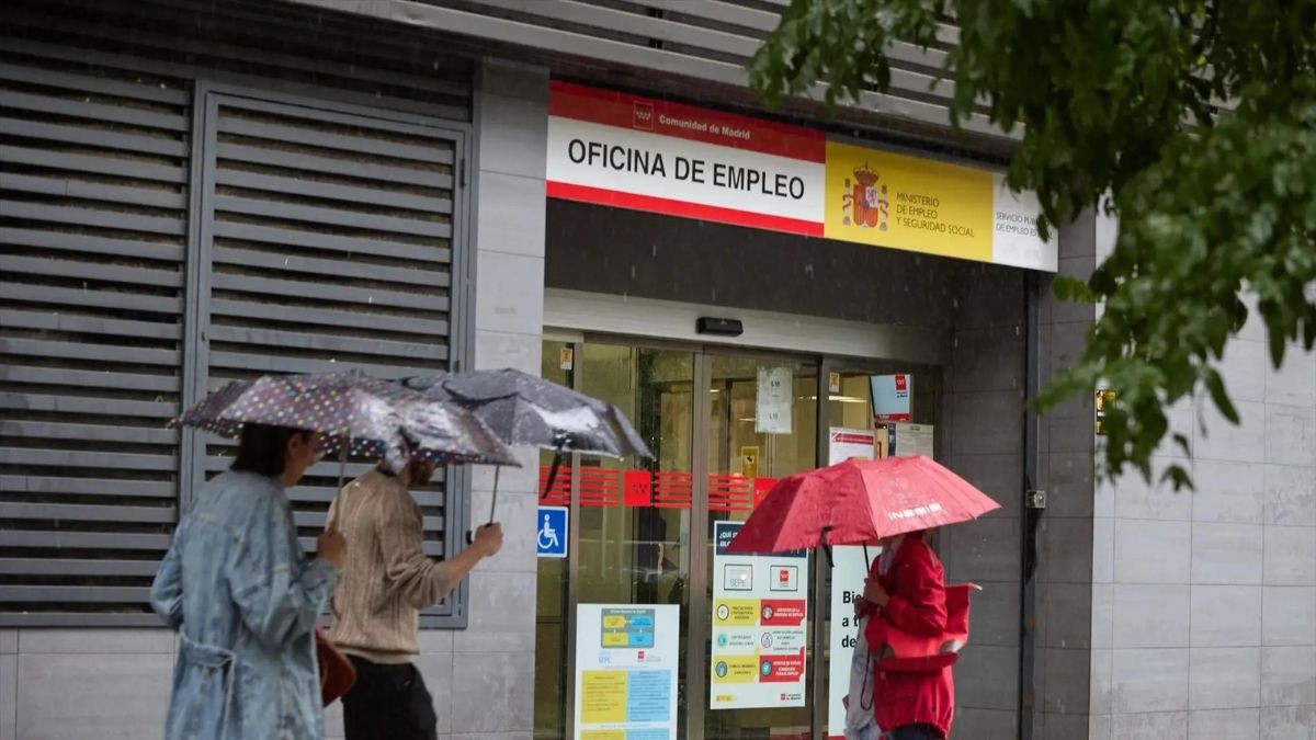 El SEPE publica nuevas ofertas de empleo fijo sin estudios y pocos requisitos: sueldo de 2.400 euros