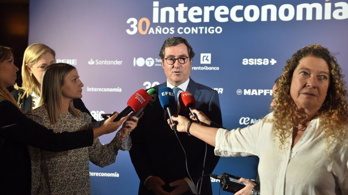 Garamendi reconoce tensiones con la reducción de la jornada laboral y culpa al Gobierno Antonio Garamendi atiende a los medios de comunicación en un acto celebrado en el Teatro Real