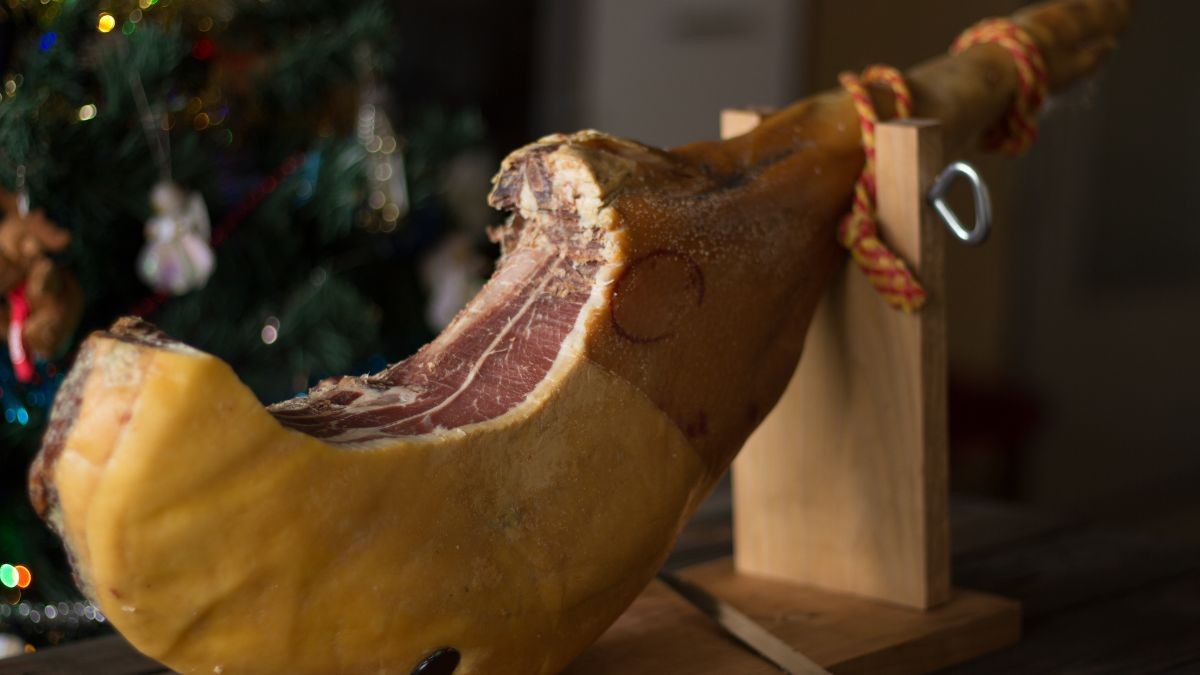 La oferta de jamón de bellota 100% ibérico con un ‘descuento extra’ y nueve regalos