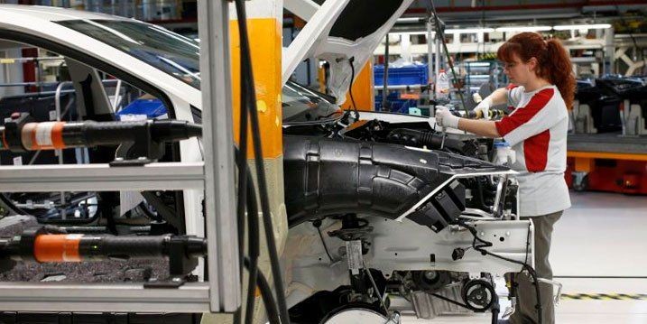 Volkswagen ofertará 1.500 empleos a titulados de FP en sus concesionarios