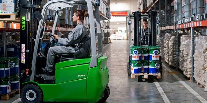 Empleo Sevilla: se busca 10 personas para trabajar como carretilleros