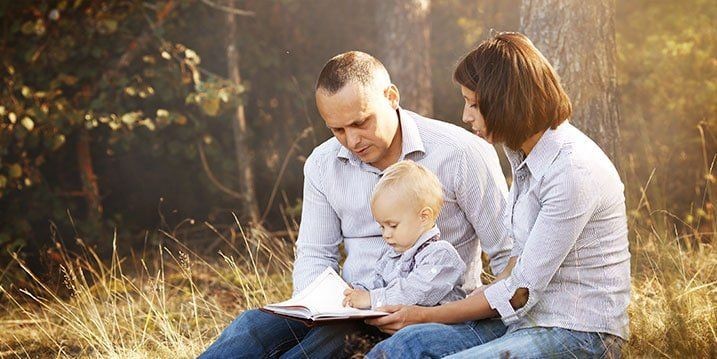 Una familia con su hijo