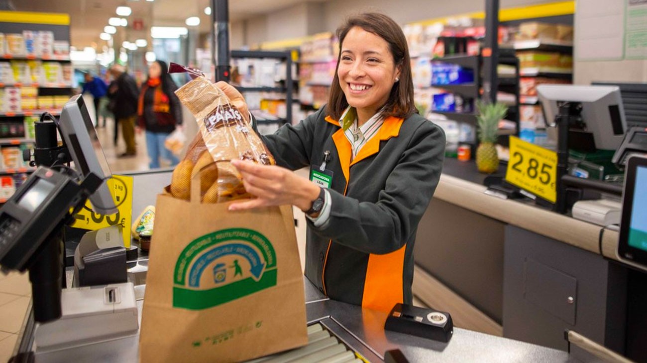 Una trabajadora de Mercadona