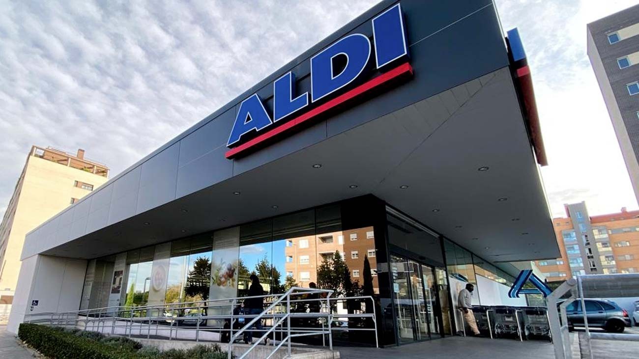 Sueldos de 1.200 euros y contrato fijo. Así son las 61 ofertas de empleo de Aldi