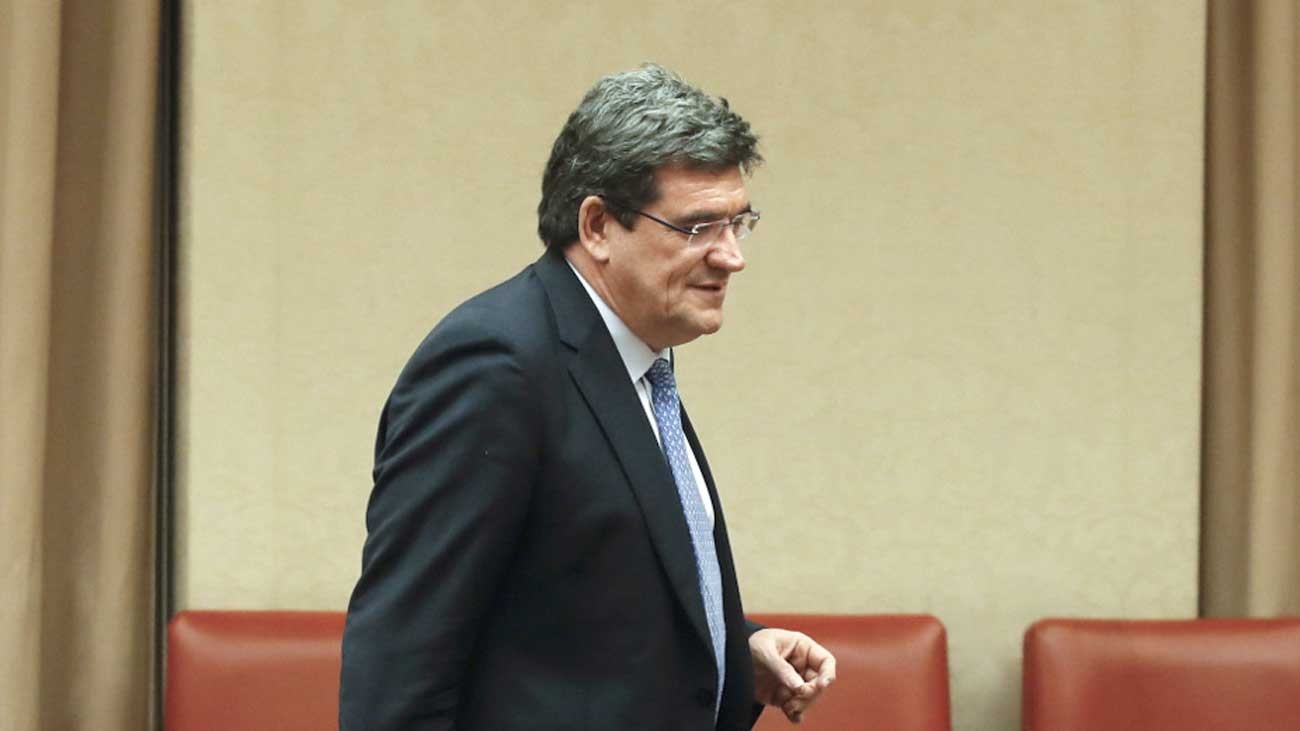 Escrivá Hachazo a las pensiones de las clases pasivas sin previo aviso de la Seguridad Social