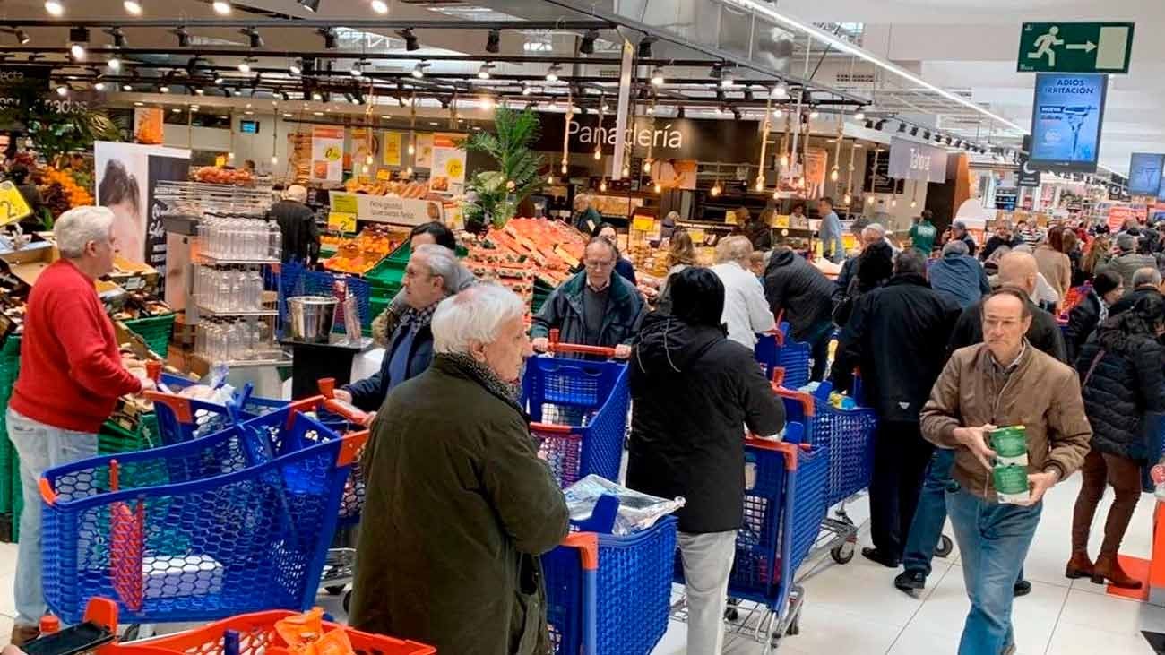 ¿Cuáles son los horarios de los supermercados durante el puente de la Constitución?