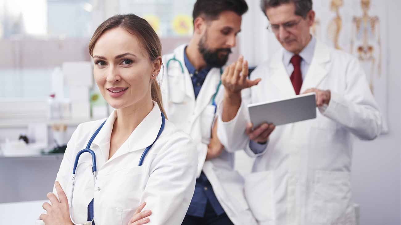 El Servicio Murciano de Salud publica una oferta de empleo público para celador