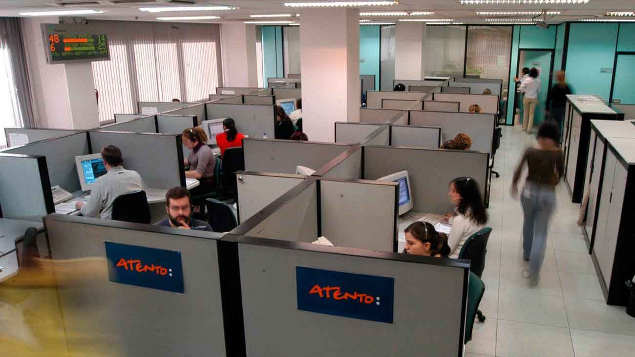 Atento lanza 100 nuevas vacantes trabajar como teleoperador, con sueldos de 1.000 euros al mes