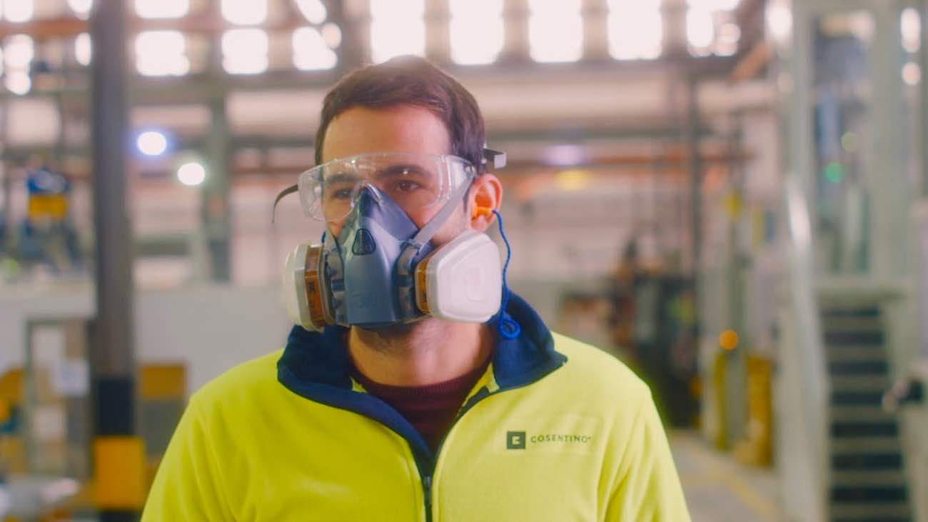 trabajador de cosentino