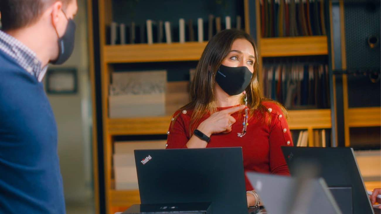 trabajadora de cosentino