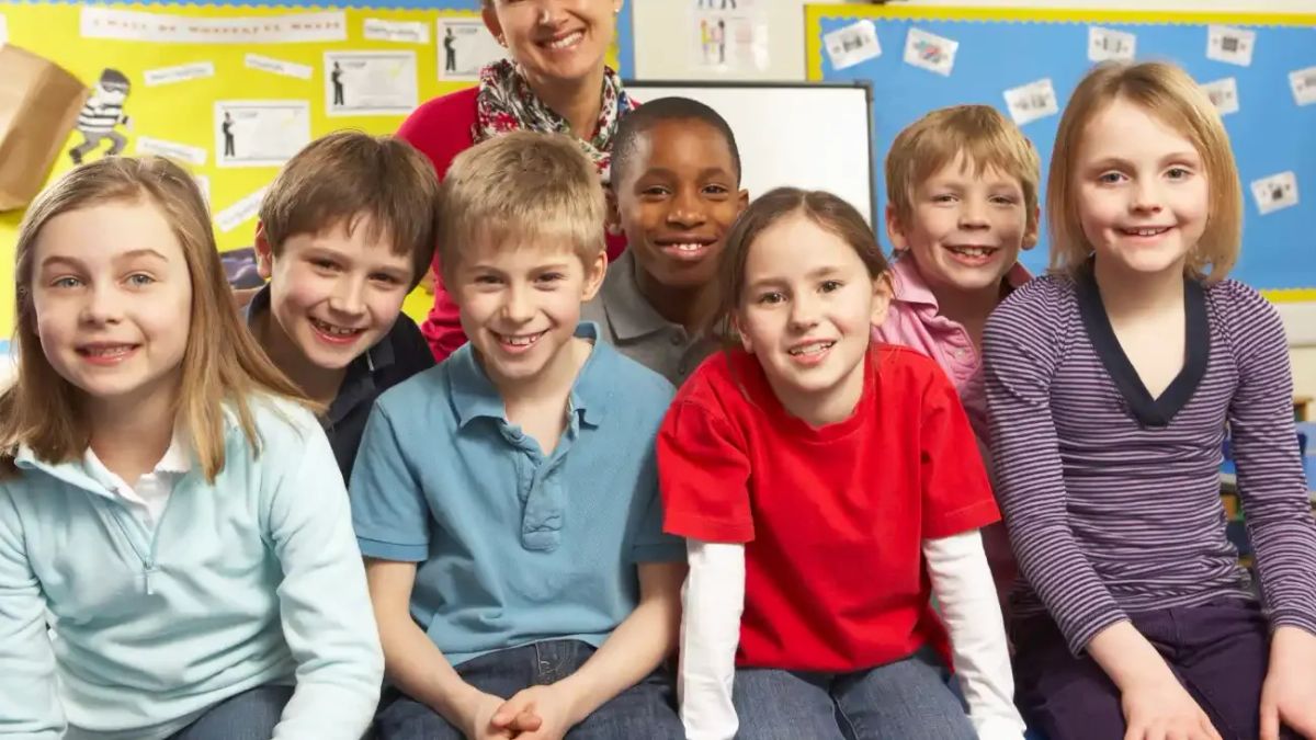 El SAE lanza 76 ofertas de empleo para Docentes, Formadores y Monitores en Andalucía