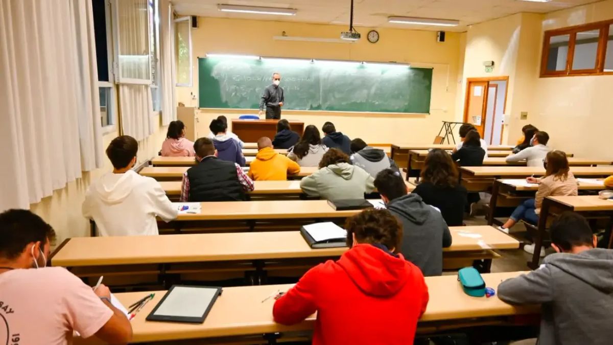Empleo público para profesores de Secundaria con bolsa de trabajo permanente en Castilla y León