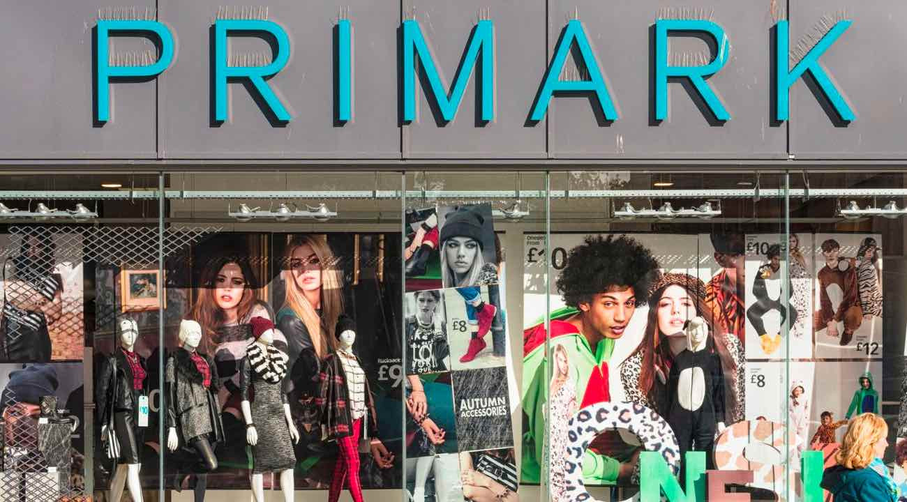 Primark arrasa con el bolso de Paula Echevarría y lanza más de 50 vacantes para dependientes