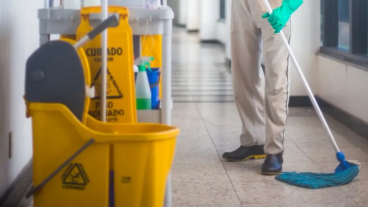 Una empresa de limpieza en Madrid busca personal y publica una oferta de empleo