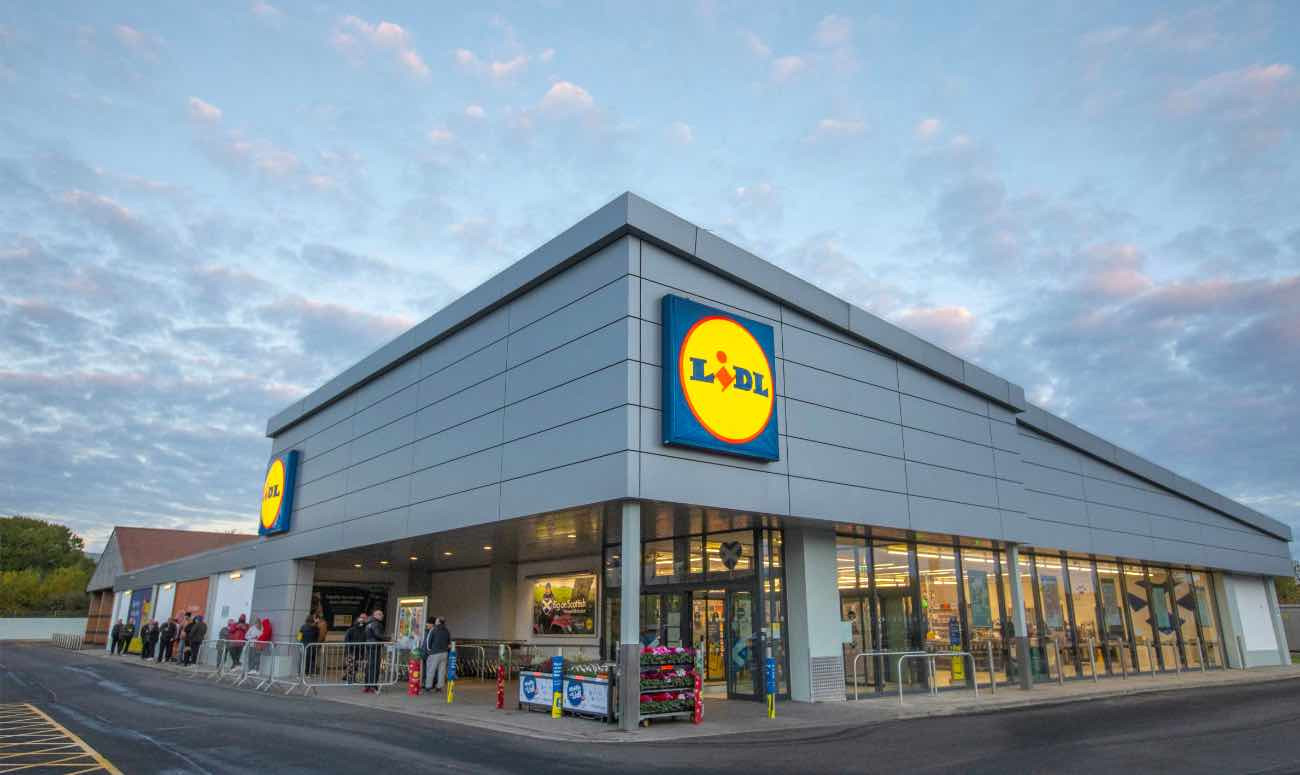 Lidl lanza más de 60 ofertas de empleo con los sueldos más altos de su sector Lidl lanza más de 60 ofertas de empleo con los sueldos más altos de su sector