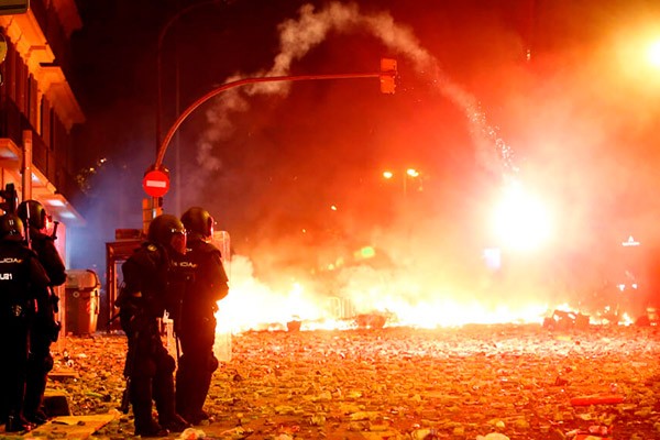 Destrozos en Barcelona por los manifestantes