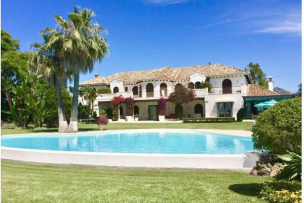 ​  Fachada casa más vista en Idealista