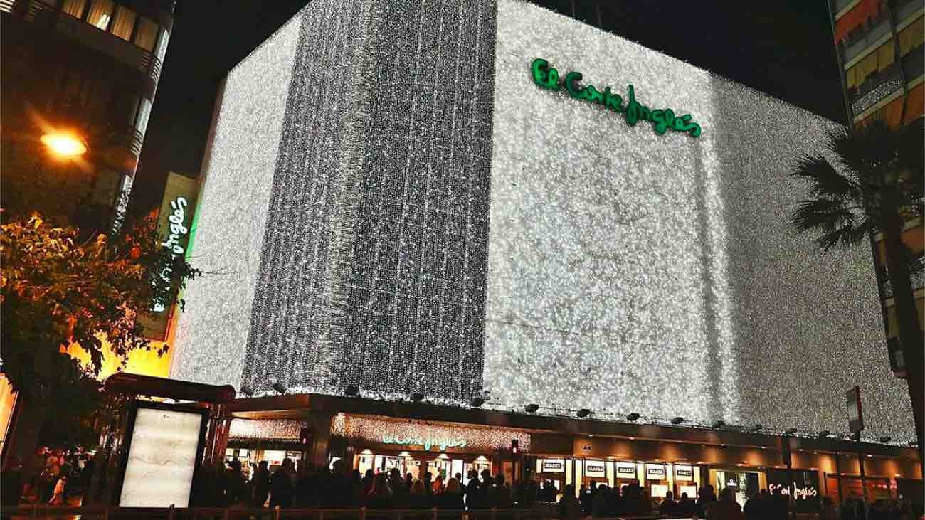 El Corte Inglés lanza 103 nuevas ofertas de empleo para Navidad: cómo trabajar El Corte Inglés lanza 103 nuevas ofertas de empleo para Navidad: cómo trabajar