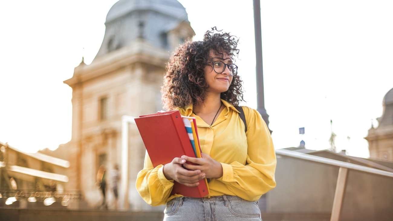La FP ya representa 4 de cada 10 ofertas de empleo ¿Qué es mejor estudiar FP o Universidad? Estas serán sus salidas profesionales para 2022
