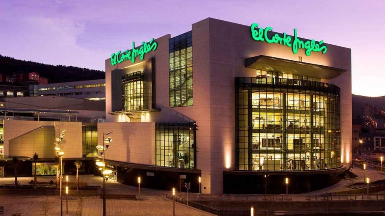 Este es el horario de los supermercados los días 6 y 8 de diciembre Supermercados abiertos en el puente: Carrefour, El Corte Inglés, Aldi...